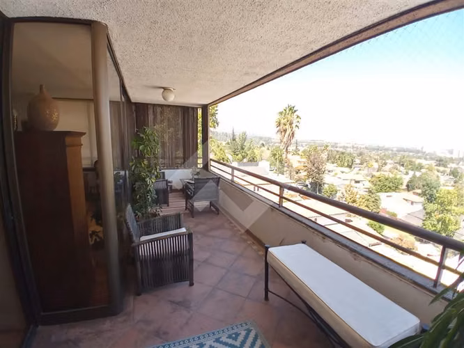 Departamento en venta de 3 dorm. en Las Condes