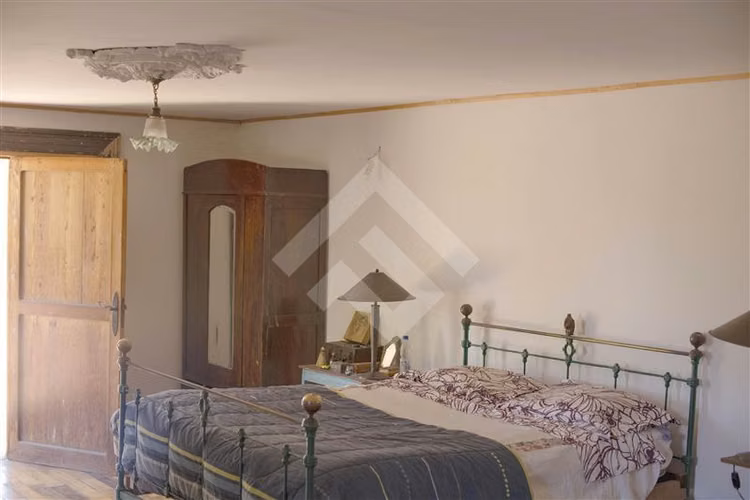 Casa en condominio venta de 4 dorm.-servicios en Pirque