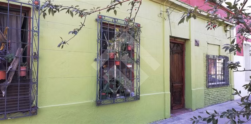 Propiedad en venta sector comercial. en Quinta Normal
