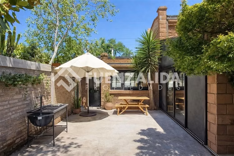 Casa en venta de 4 dorm. en La Reina.