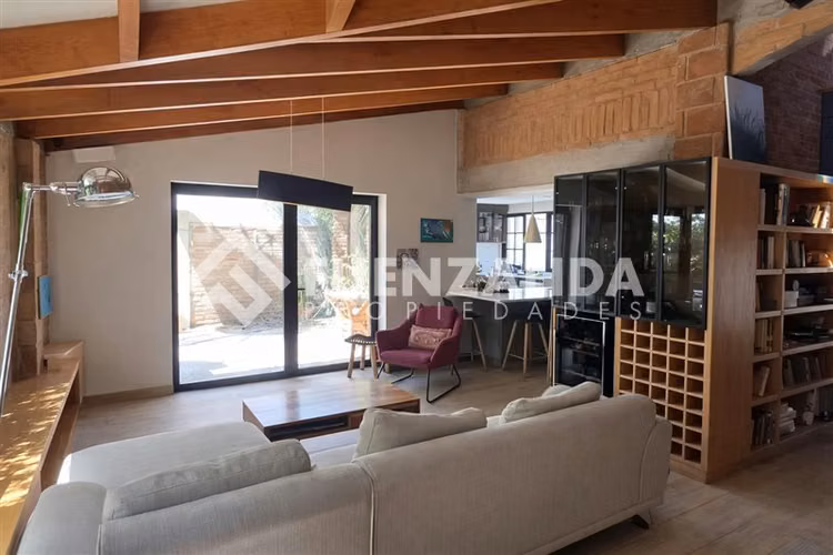 Casa en venta de 4 dorm. en La Reina.