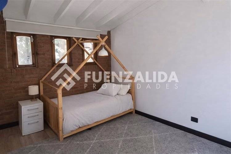 Casa en venta de 4 dorm. en La Reina.