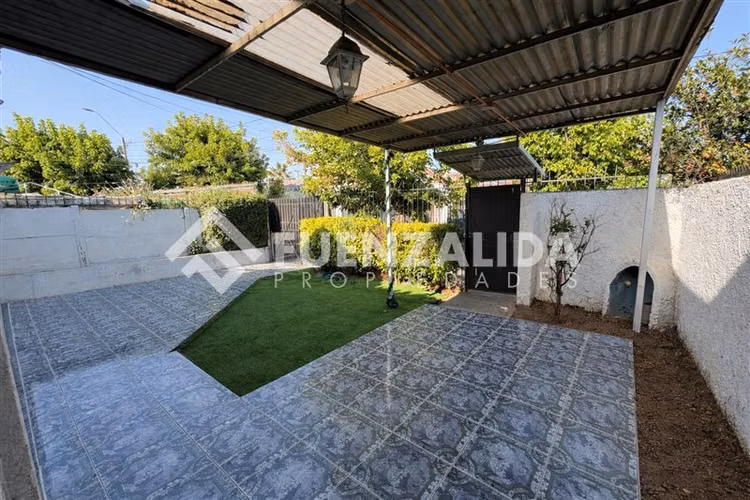 Casa en venta de 3dorm, 2Baños Santa Raquel/Trinidad.