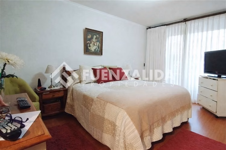 Departamento en venta de 3 dorm+ Hab servicio en Las Condes