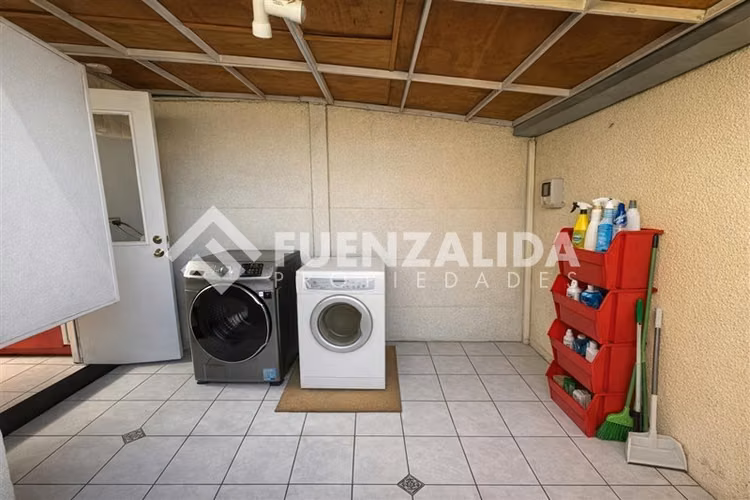 Casa en venta de 4 dorm. en Peñalolén