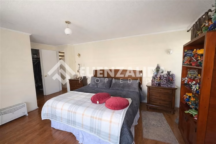 Casa en venta de 4 dorm. en Peñalolén