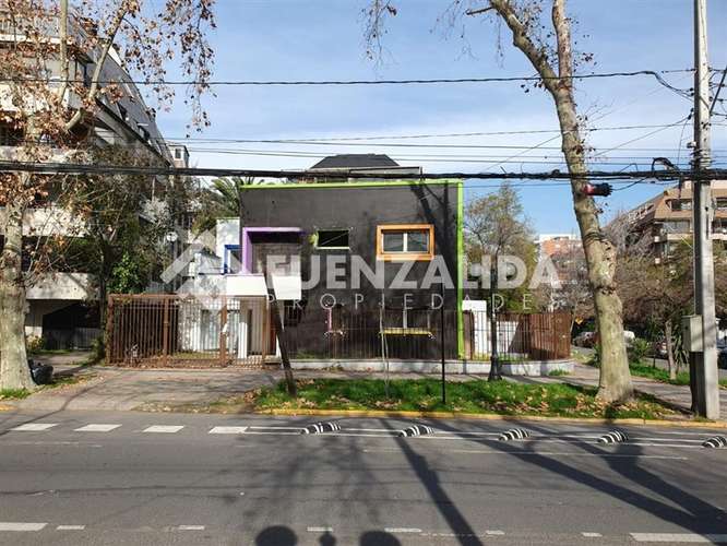 Gran Casa Comercial en venta Sector Las Lilas Providencia - Imagen 4