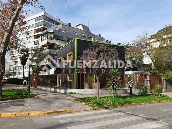 Gran Casa Comercial en venta Sector Las Lilas Providencia - Imagen 2