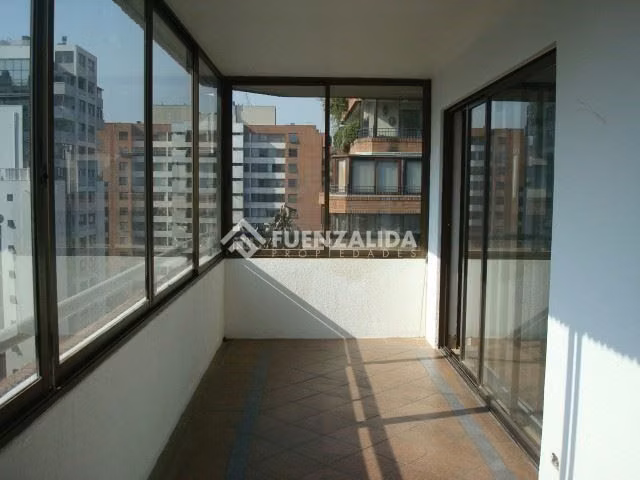 Departamento en venta de 3 dorm. en Vitacura