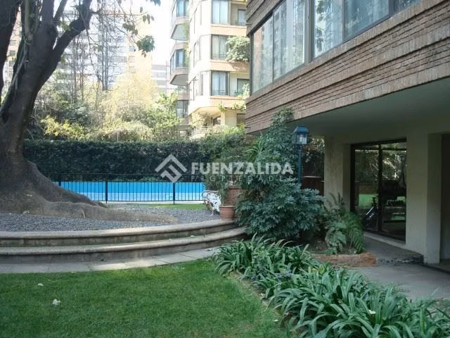 Departamento en venta de 3 dorm. en Vitacura