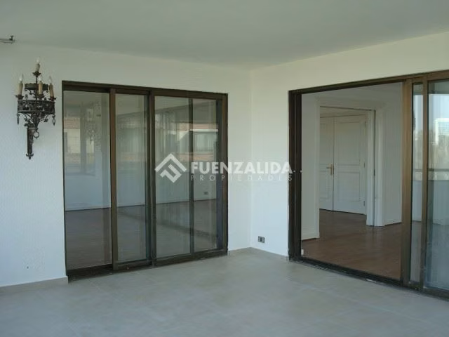 Departamento en venta de 3 dorm. en Vitacura