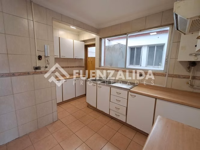 Casa en venta de 4 dorm. en Las Condes