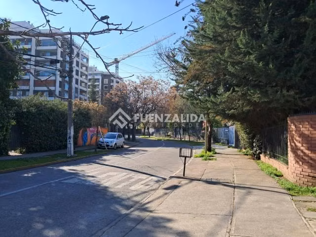 Casa en venta de 4 dorm. en Las Condes