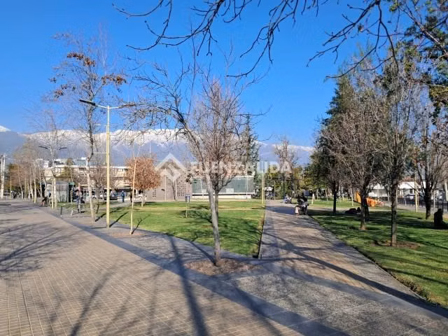 Casa en venta de 4 dorm. en Las Condes