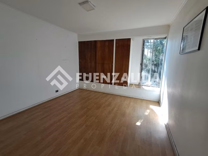 Casa en venta de 4 dorm. en Las Condes