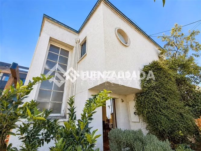 Extraordinaria Casa Venta para remodelar 4 dorm Providencia