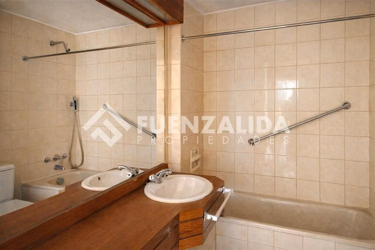 Departamento en venta de 3 dorm. en Las Condes