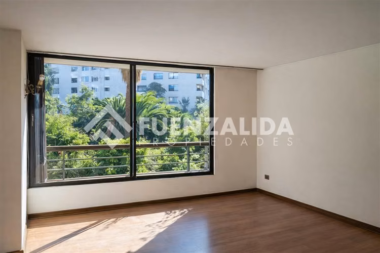Departamento en venta de 3 dorm. en Las Condes
