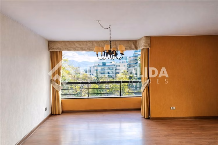 Departamento en venta de 3 dorm. en Las Condes