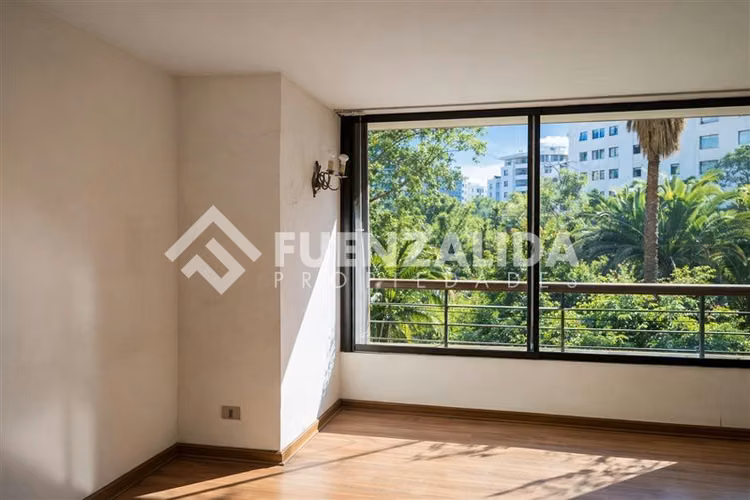 Departamento en venta de 3 dorm. en Las Condes