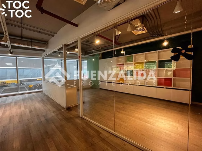 Oficina Arriendo Sector Los Militares en Las Condes