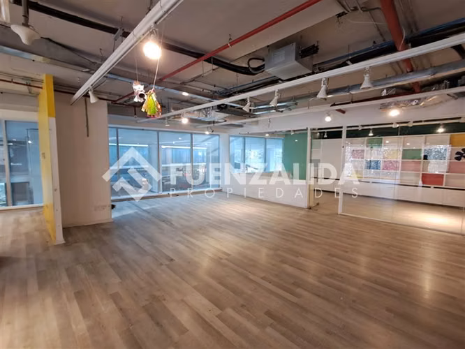 Oficina Arriendo Sector Los Militares en Las Condes