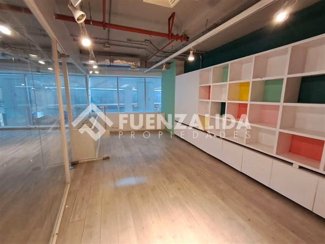 Oficina Arriendo Sector Los Militares en Las Condes
