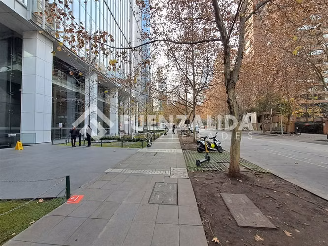 Oficina Arriendo Sector Los Militares en Las Condes
