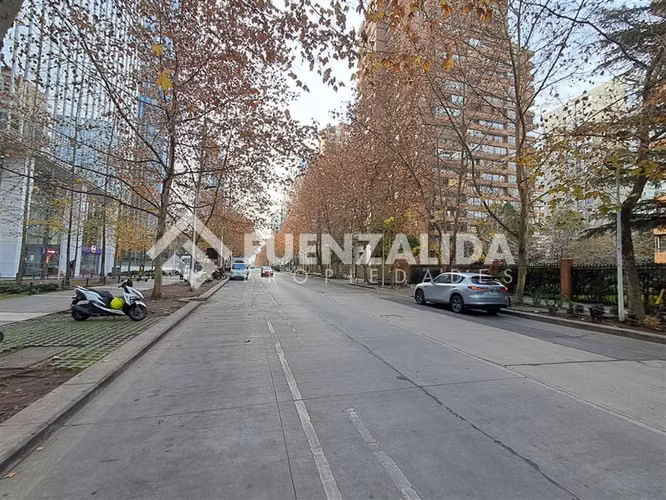 Oficina Arriendo Sector Los Militares en Las Condes