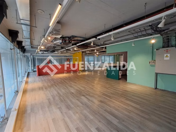 Oficina Arriendo Sector Los Militares en Las Condes