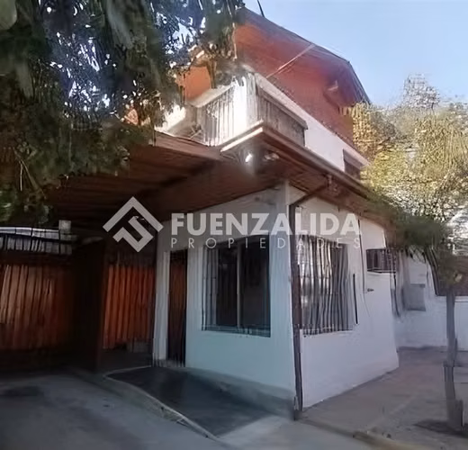 Casa Comercial con Bodega en arriendo Club Hipico Santiago