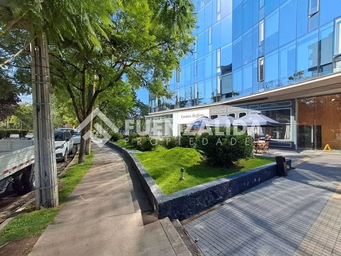 Oficina en arriendo en Las Condes..metro Los Dominicos