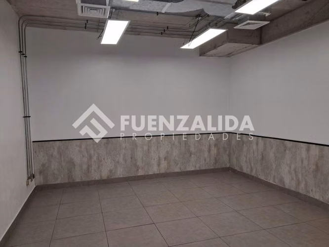 Oficina en arriendo en Las Condes..metro Los Dominicos