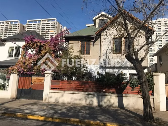 Casa en venta de 4 dorm. en Ñuñoa