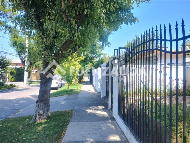 Casa en venta de 5 dorm. en La Reina