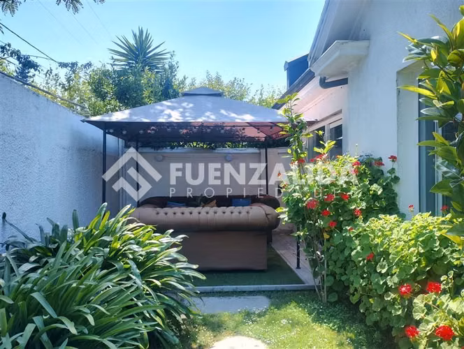 Casa en venta de 5 dorm. en La Reina