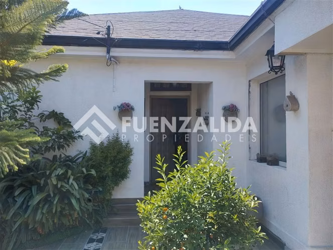 Casa en venta de 5 dorm. en La Reina