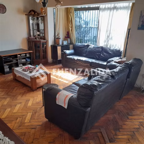 Casa en venta de 5 dorm. en Ñuñoa