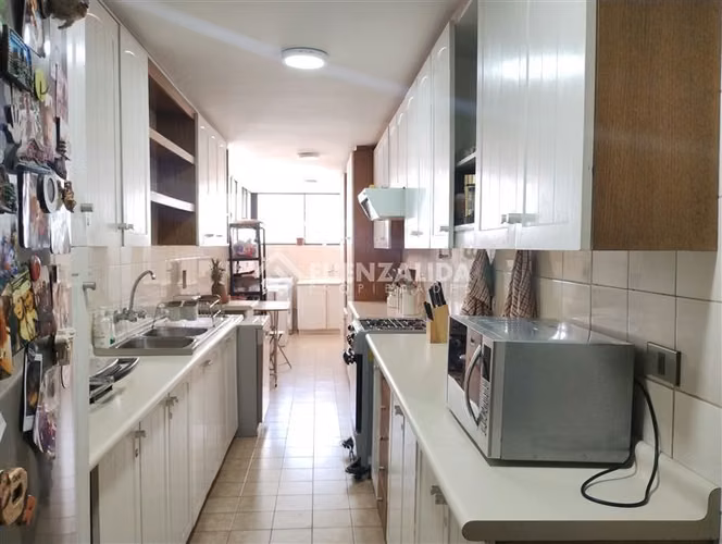 Departamento en venta de 3 dorm. en Las Condes