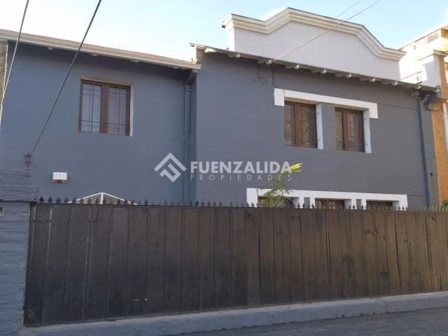 Casa en venta de 4 dorm. en Ñuñoa