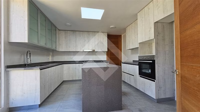 Casa en venta de 4 dorm. en Padre Hurtado