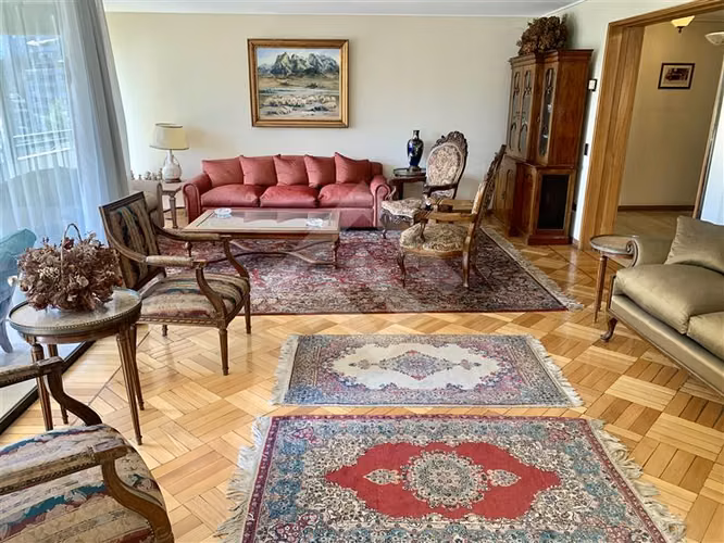 Departamento en venta de 3 dorm. en Las Condes