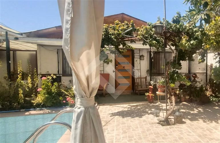 Casa en venta de 3 dorm con local comercial en Padre Hurtado