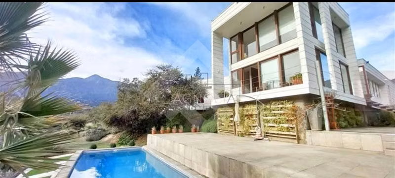 Casa en venta de 5 dorm. en Olmué
