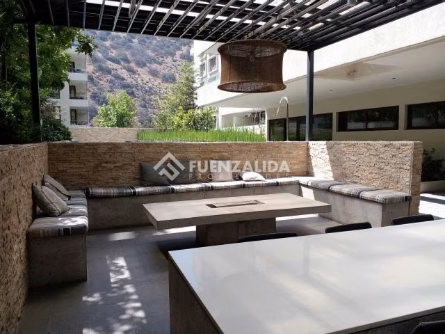 Departamento en venta de 2 dorm. en Vitacura