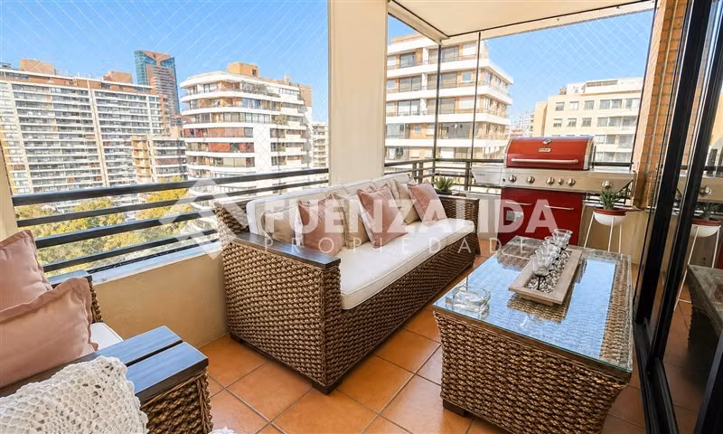 Departamento en venta de 5 dorm. en Vitacura