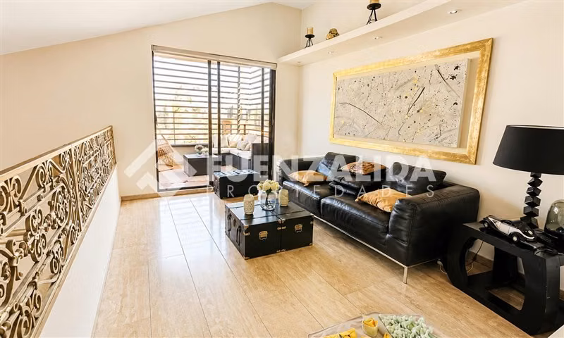 Departamento en venta de 5 dorm. en Vitacura