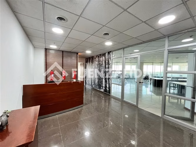 Excelente Oficina amoblada en arriendo en Huechuraba