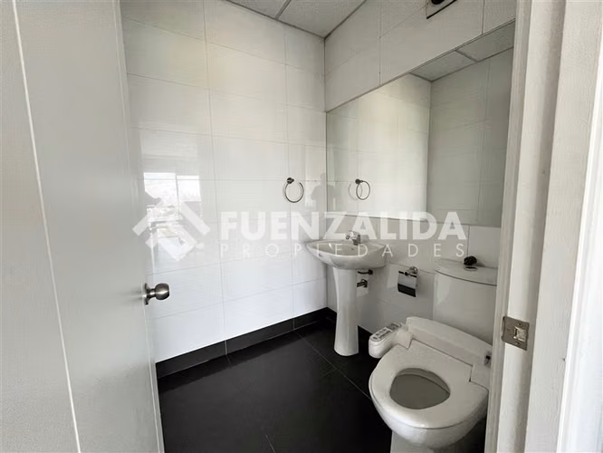 Excelente Oficina amoblada en arriendo en Huechuraba