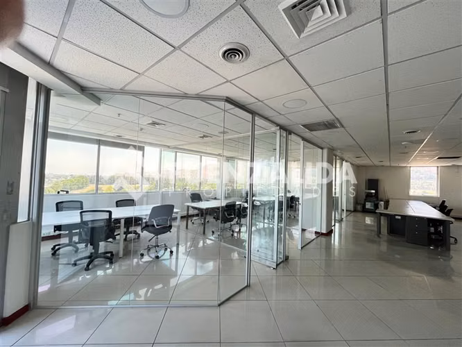 Excelente Oficina amoblada en arriendo en Huechuraba